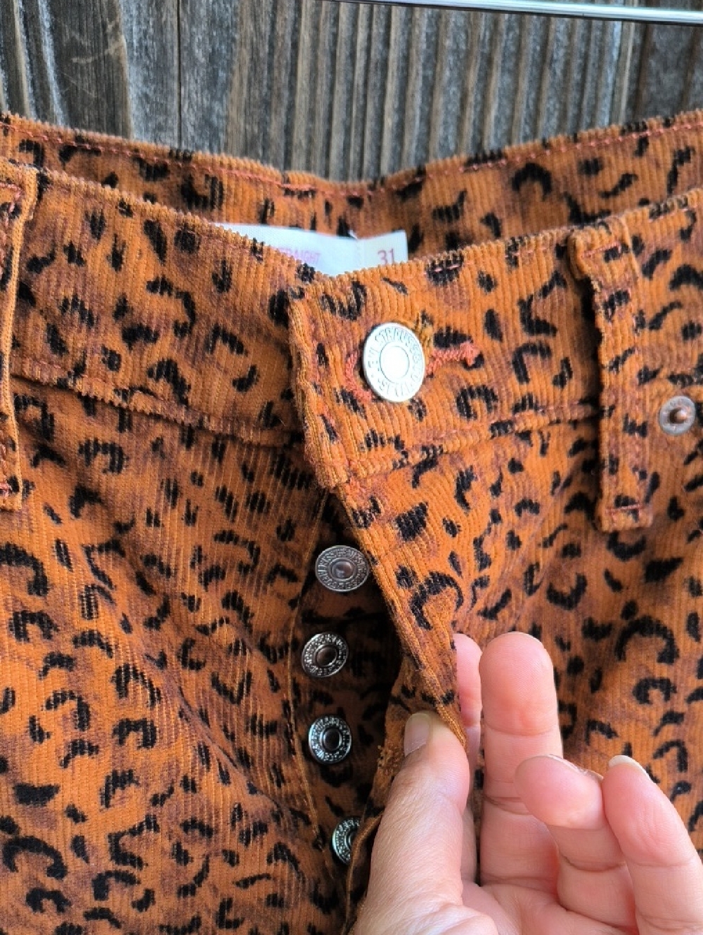 LEVI'S Leopard Print Wedgie Straight Corduroy Pants High Rise Size 31 - Picture 6 of 15